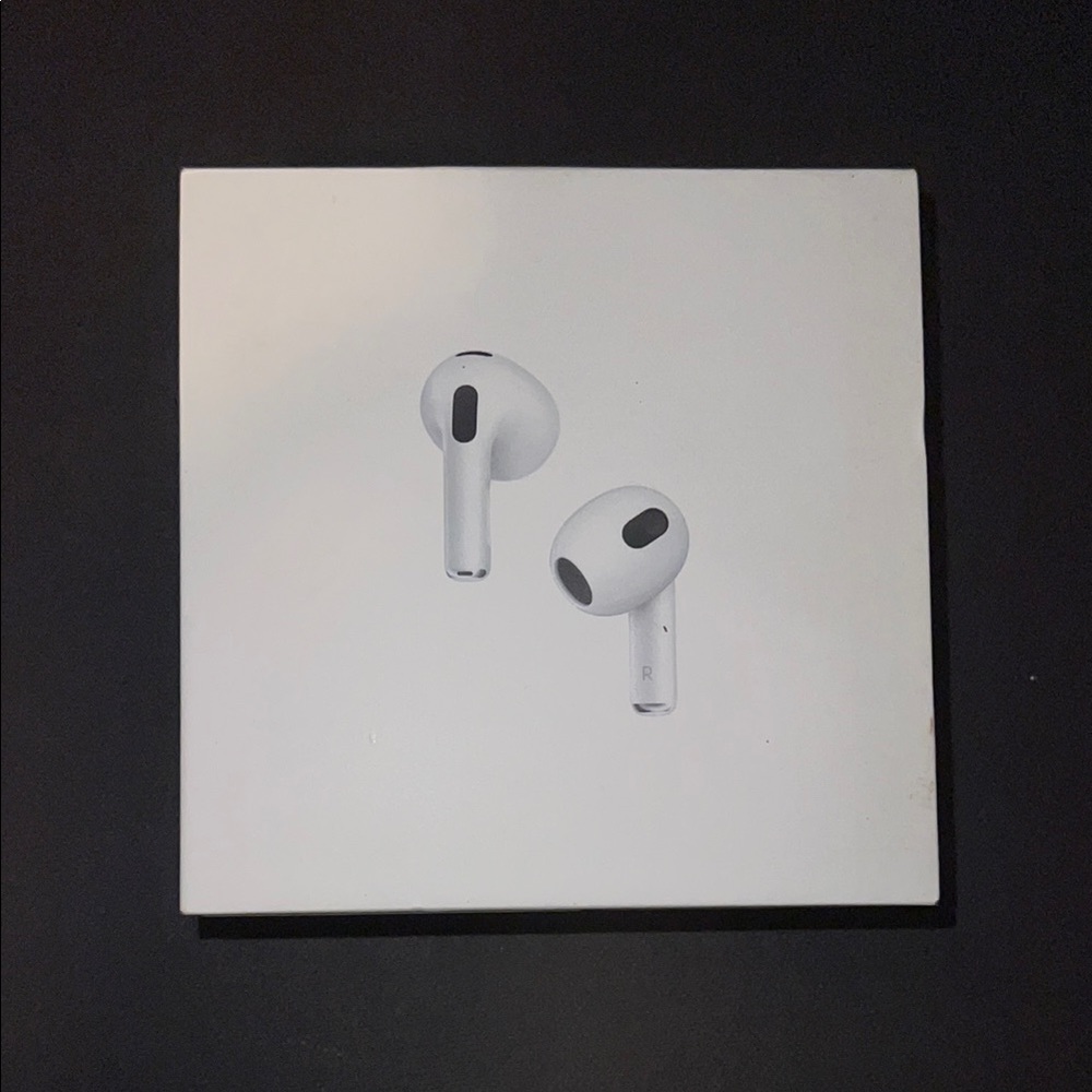 Apple White Earbud Headphones Wireless Compact Design